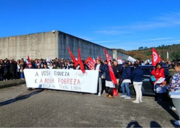 Folga e mobilizacións para reclamar melloras salariais en Textil Lonia de Ourense