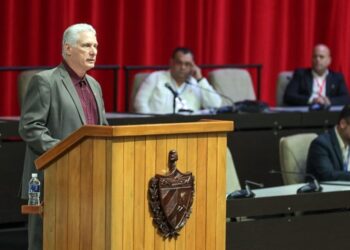 Cuba llama a acción frente a desafíos económicos y amenazas externas