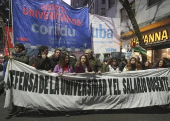 Milei publica Ley de reforma educativa en Argentina