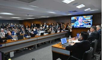 Comisión del Senado de Brasil vota ley que reduce condena a Bolsonaro