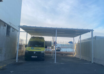 Las reclamaciones sindicales logran la instalación de una marquesina para las ambulancias del Servicio de Urgencias de Cádiz capital