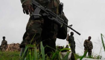 El ejército de la RDC bombardea lanchas con suministros militares rebeldes