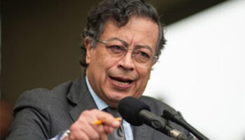 Petro anuncia cambios en la cúpula militar de Colombia