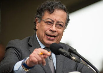 Petro anuncia cambios en la cúpula militar de Colombia