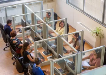 Denuncian el colapso de llamadas anunciado por la navidad en el Servicio Andaluz de Teleasistencia, y la falta de personal