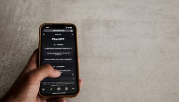 Los chatbots de IA pueden influir en tu voto: da igual el modelo que uses