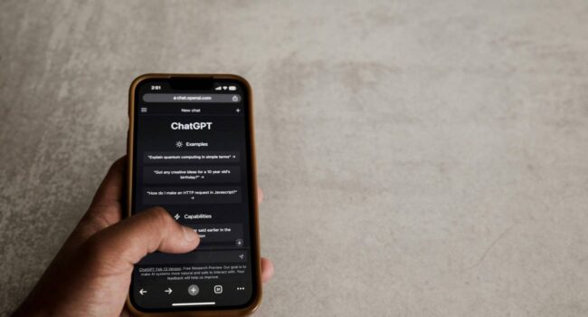 Los chatbots de IA pueden influir en tu voto: da igual el modelo que uses