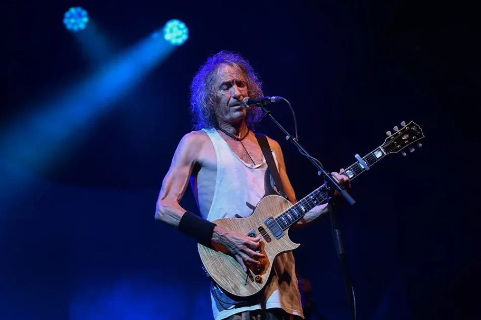 Nos deja Robe Iniesta, fundador de Extremoduro, artista honesto e irrepetible del rock español