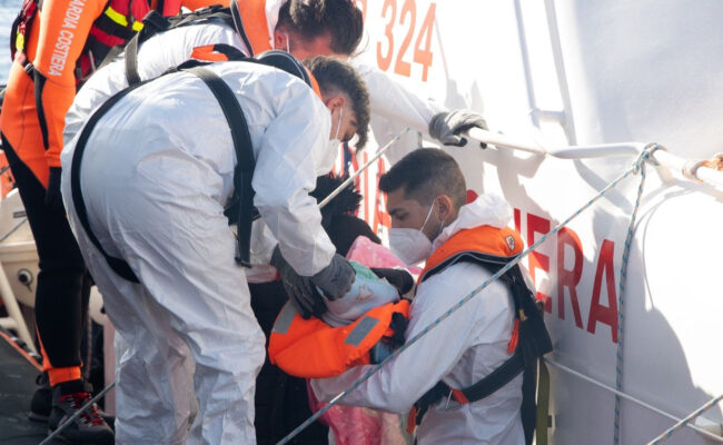 Aita Mari rescata a 56 personas en su última misión de 2025