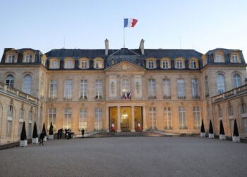 Francia confirma apoyo a Benín para frustrar intento de golpe