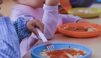 Izquierda Unida Rivas –Más Madrid–Verdes impulsan una moción para exigir un comedor escolar universal y gratuito en la Comunidad de Madrid