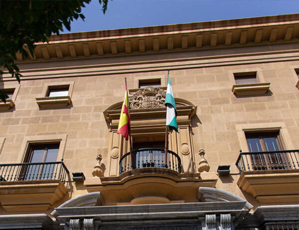 Podemos-IU-Los Verdes reclama la retirada del símbolos franquistas de la sede de la Agencia Tributaria de Almería