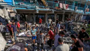 Cinco palestinos asesinados en un ataque israelí contra una escuela en Gaza