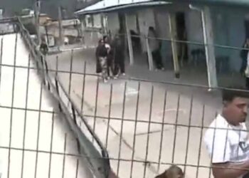 Desalojan un centro de votación en Chile por aviso de bomba