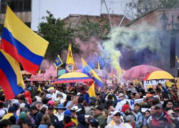 Convocan movilizaciones en Colombia en defensa de la soberanía