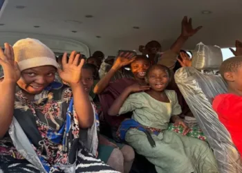 Nigeria anuncia la liberación de al menos 130 alumnos secuestrados por grupos armados