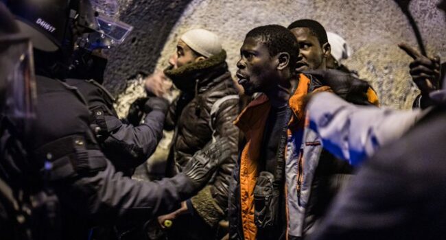 Què passa quan es tracten les persones com si fossin brutícia