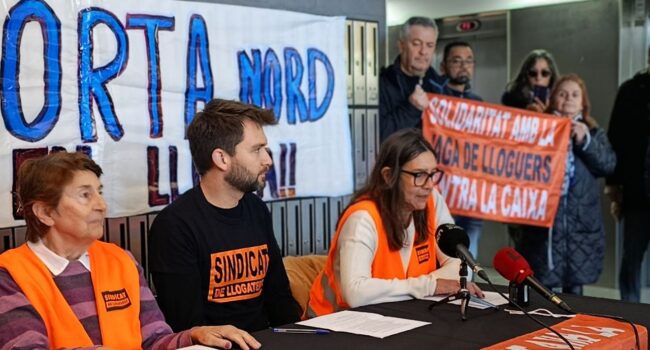 Los inquilinos deciden continuar y ampliar la huelga de alquileres contra la Fundación La Caixa