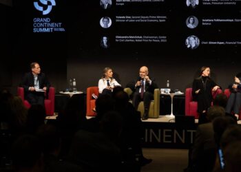 Yolanda Díaz aboga por imponer la tasa Zucman en toda la Unión Europea