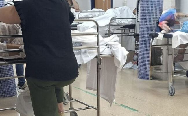 Podemos denuncia el colapso de la sanidad pública andaluza ante la epidemia de gripe y exige la reapertura de camas hospitalarias y el refuerzo del personal