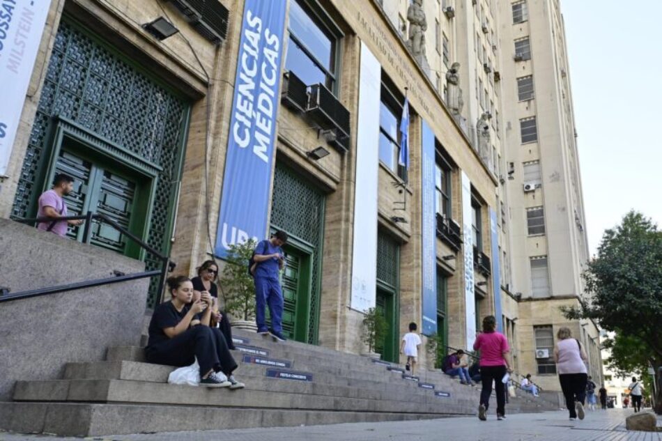 Universidad de Buenos Aires alerta sobre recorte en el presupuesto para hospitales universitarios en 2026
