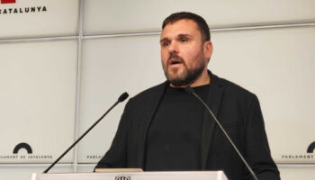 Els Comuns denuncien l’abandonament institucional davant el desnonament de 400 persones a Badalona i exigeixen la llibertat immediata de les 18 persones detingudes