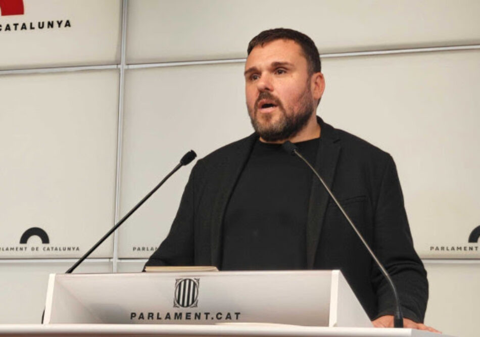 Els Comuns denuncien l’abandonament institucional davant el desnonament de 400 persones a Badalona i exigeixen la llibertat immediata de les 18 persones detingudes