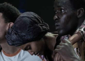 Llega a Teatro del Barrio Miñán (hermanito), la adaptación teatral de la conocida novela sobre dejar tu casa y migrar a Europa