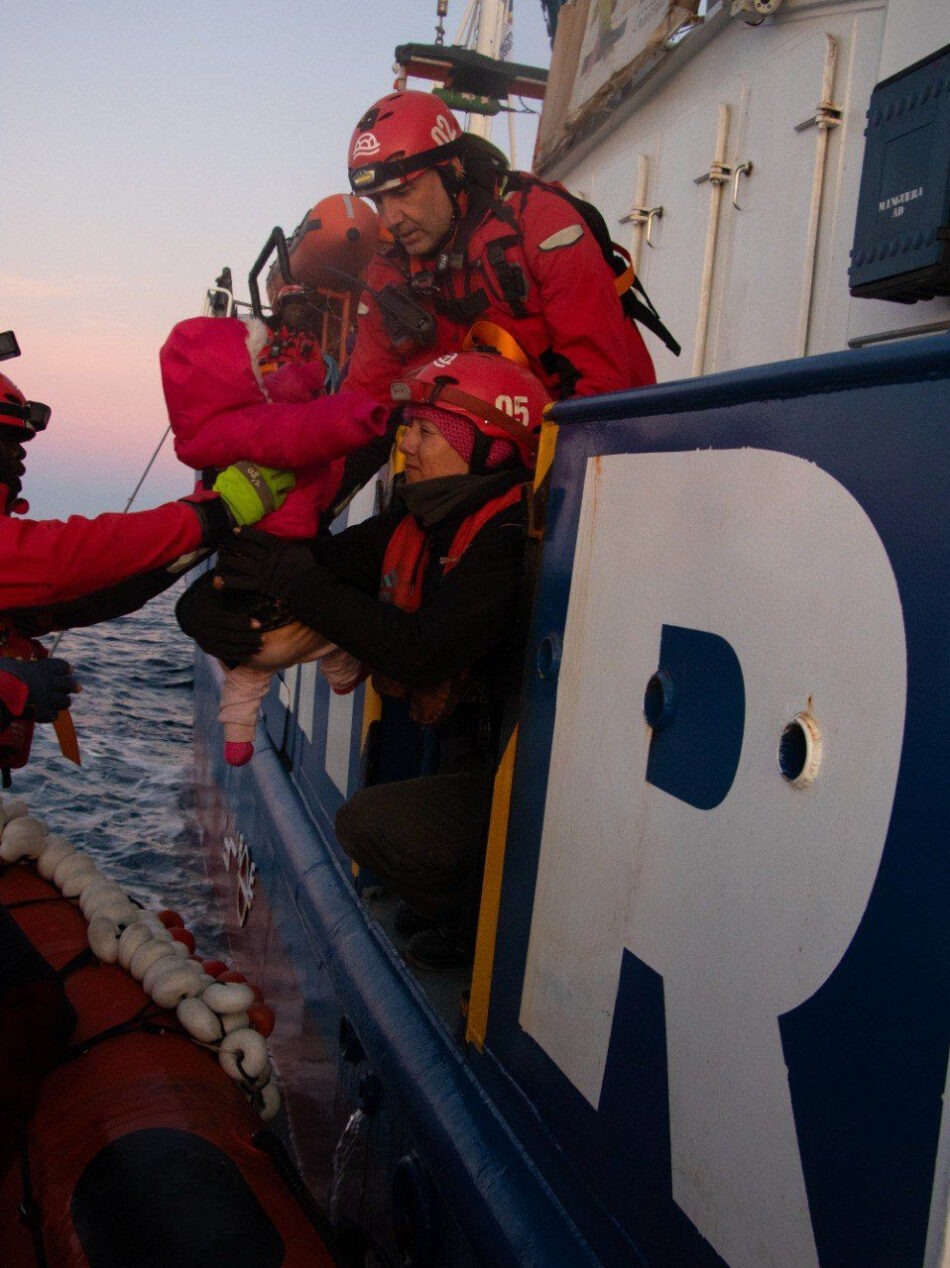 El Aita Mari rescata a 26 personas en su última misión de 2025 