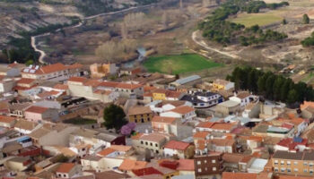 Izquierda Unida Munera (Albacete) denuncia adjudicaciones irregulares en contratos municipales de asistencia jurídica y técnica urbanística