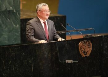 China advierte del aventurerismo militar de EEUU contra Irán