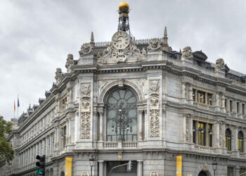 El Gobierno aumenta la protección financiera de los consumidores con límites a los intereses del crédito al consumo para evitar el sobreendeudamiento