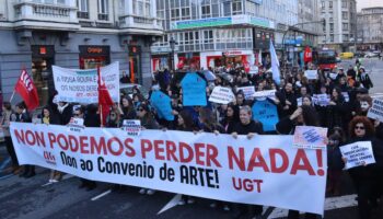 A segunda xornada de folga no gran comercio téxtil da Coruña rexistra un seguimento maioritario