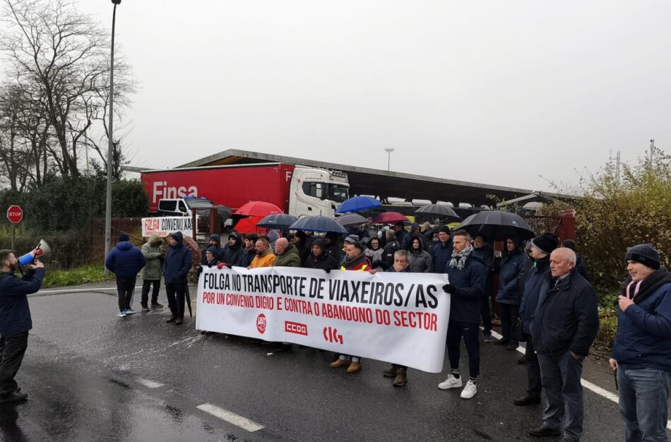 A patronal evidencia que non quere solucionar o conflito do transporte ao condicionar a mediación á suspensión da folga