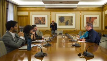 Las asociaciones vecinales rechazan las bonificaciones a los rentistas y reclaman la regulación restrictiva del alquiler de temporada