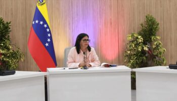 ¿EEUU dirige el gobierno de transición en Venezuela? Lo aclara Delcy Rodríguez