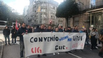 As traballadoras de UNVI mantéñense en loita