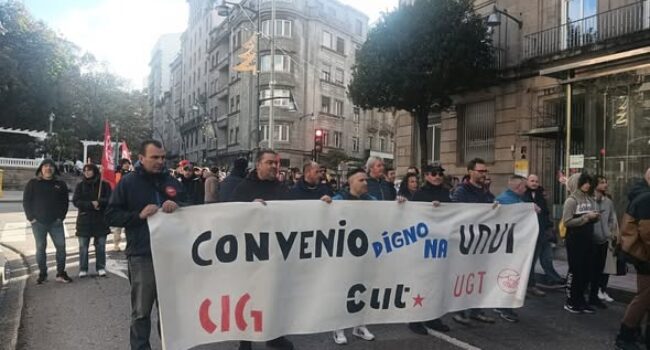 As traballadoras de UNVI mantéñense en loita