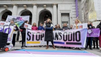 Plataforma Trans denuncia tres meses de silencio del Defensor del Pueblo ante la vulneración de derechos de personas trans migrantes