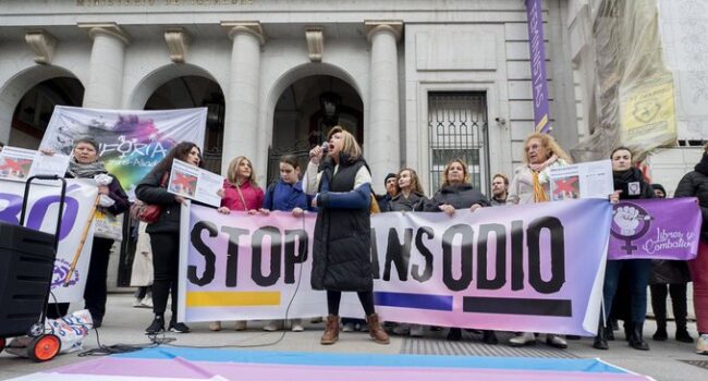 Plataforma Trans denuncia tres meses de silencio del Defensor del Pueblo ante la vulneración de derechos de personas trans migrantes