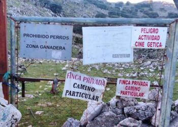 Cierran otro camino público en Grazalema
