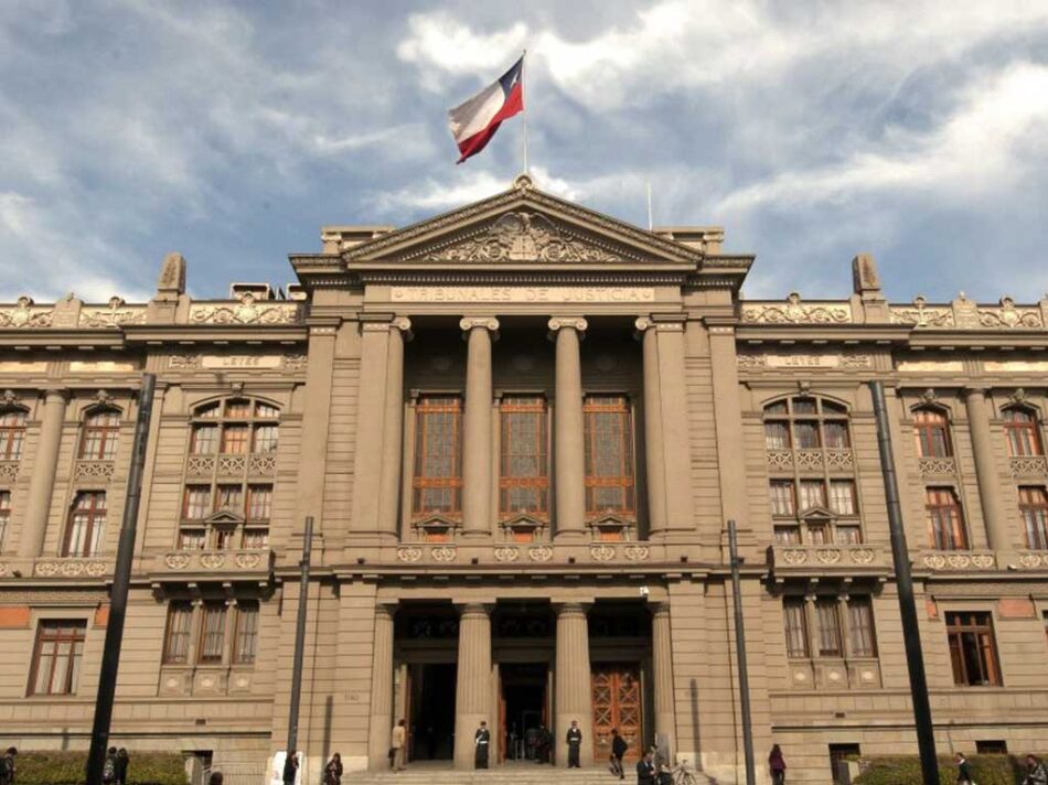 Chilenos señalan a la corrupción como mayor problema de la justicia