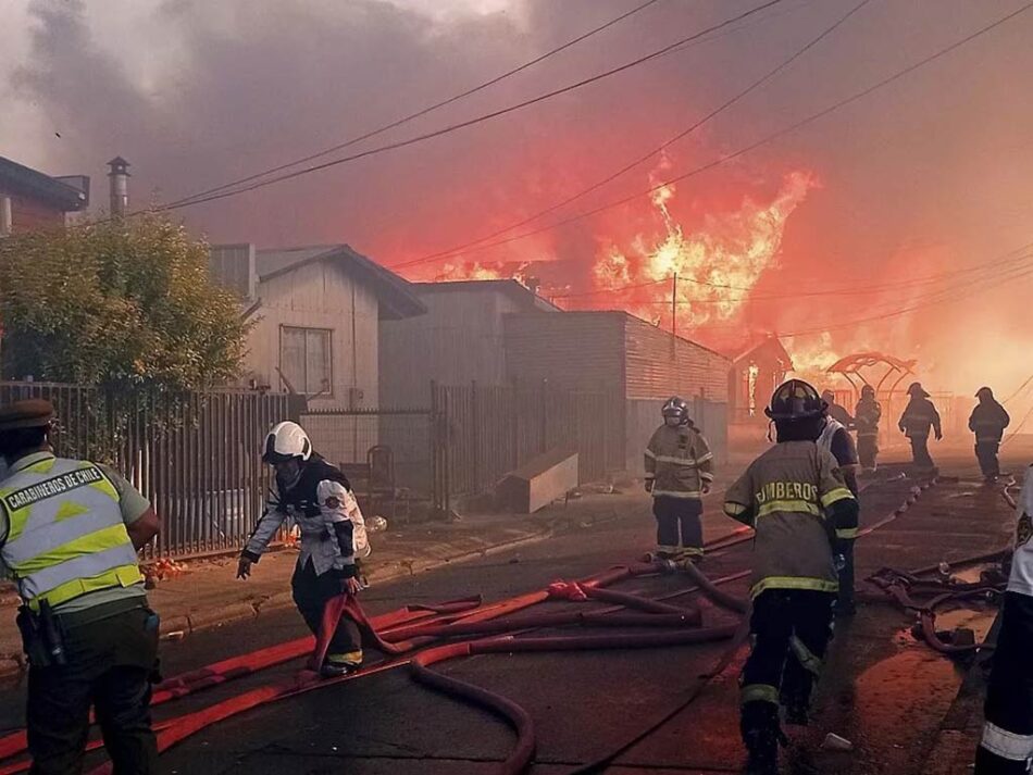 Aumentan a 20 los fallecidos por incendios forestales en Chile