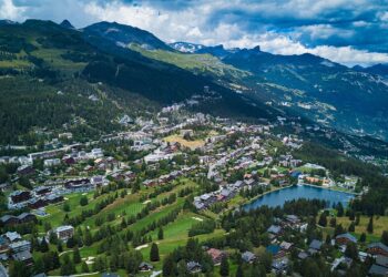 Temen «decenas de muertos» a causa de un incendio en una fiesta de Nochevieja en los Alpes suizos