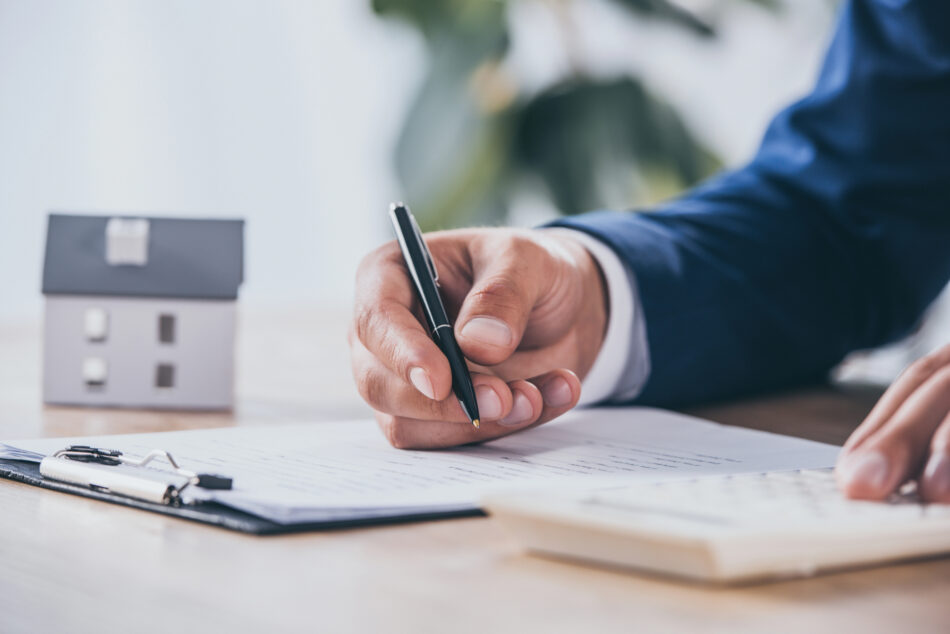 Guía de ahorro familiar: Cómo auditar tus seguros para reducir gastos este 2026