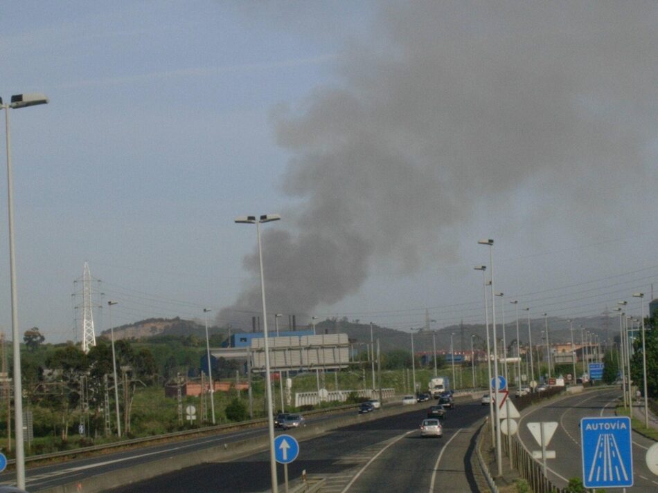 Ecologistas en Acción exige total transparencia y una investigación profunda respecto al incendio en Ferroatlántica