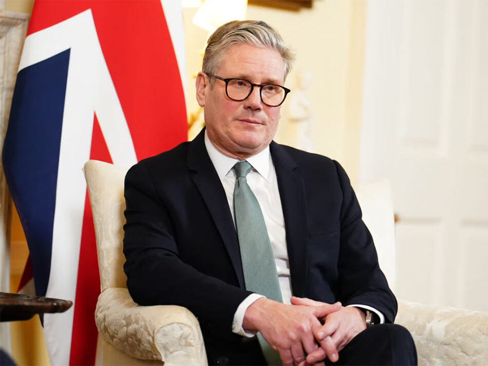 Mayoría de británicos pide cambio de líder laborista