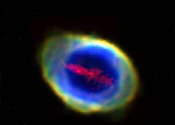 La emblemática nebulosa del Anillo enseña un secreto de su interior