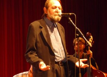 La AV Poetas Dehesa de la Villa recuerda a su vecino y gran cantautor Pablo Guerrero