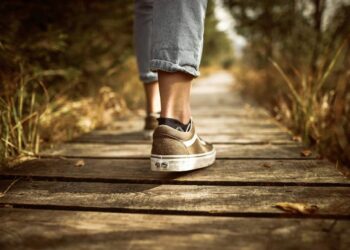 Pequeños cambios en hábitos diarios mejoran y alargan la vida, según nuevos estudios